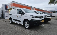 Vier nieuwe Peugeot Partner bedrijfsbussen voor Waterschap Aa en Maas